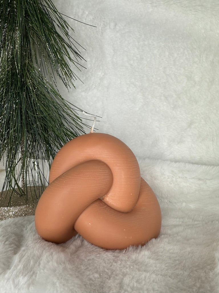 Knott Twist Candle