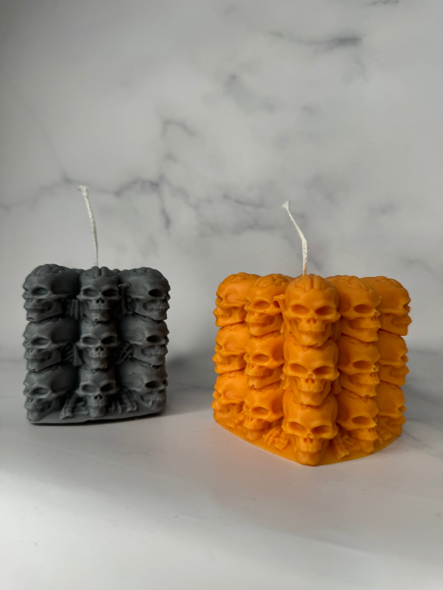 Skull stack bubble candle
