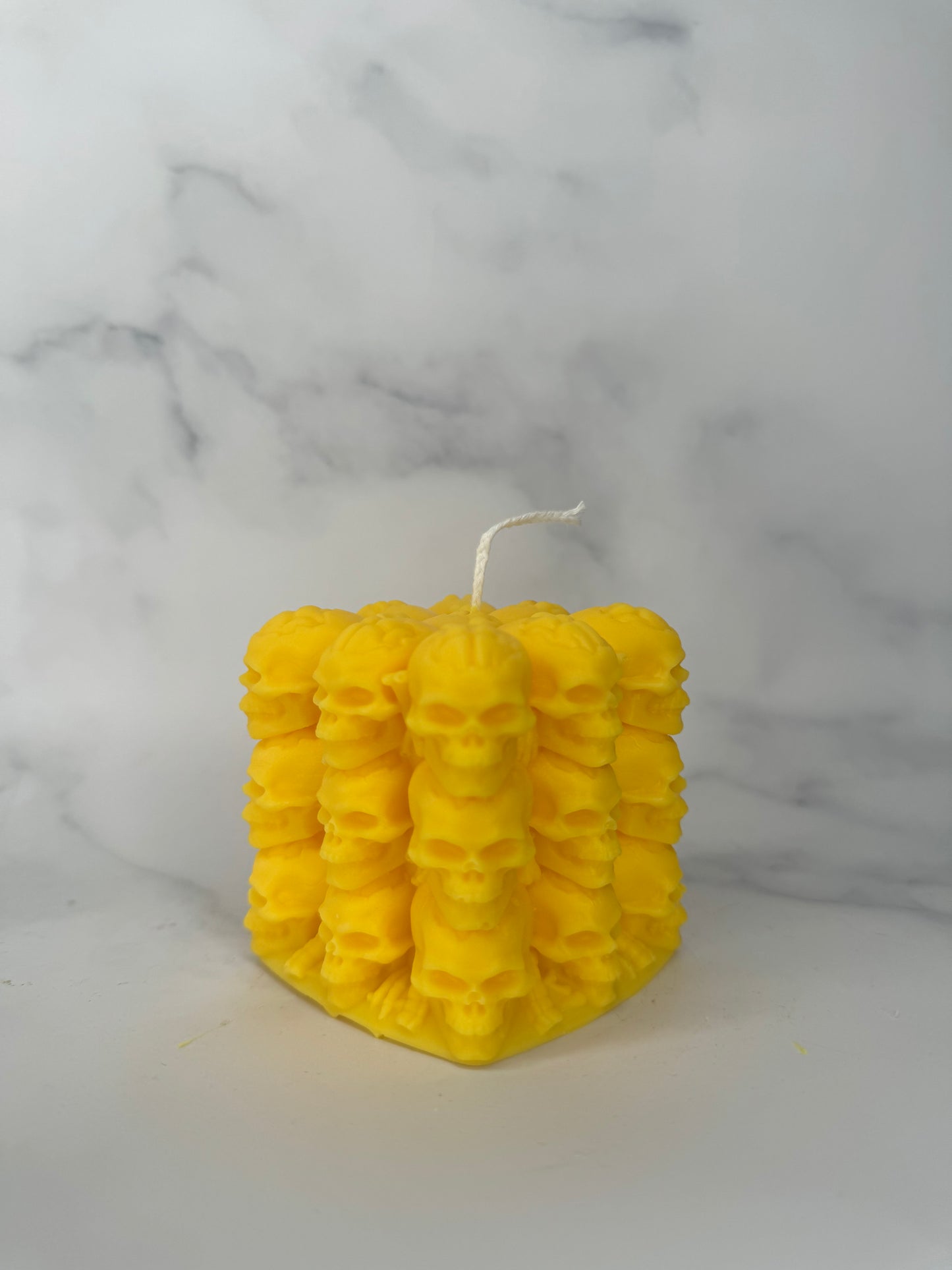 Skull stack bubble candle
