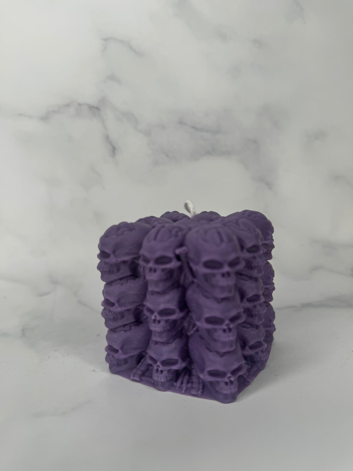 Skull stack bubble candle