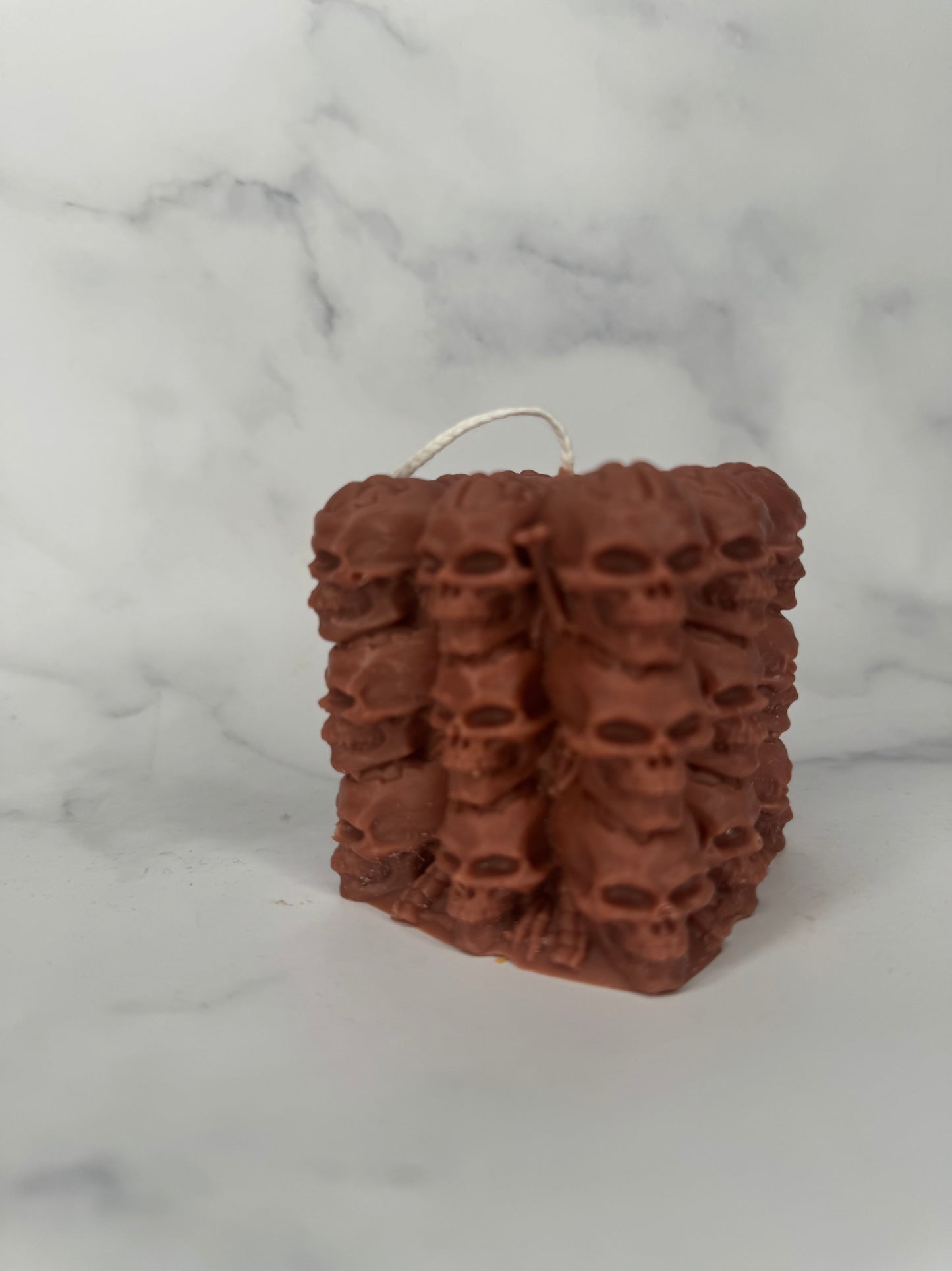 Skull stack bubble candle
