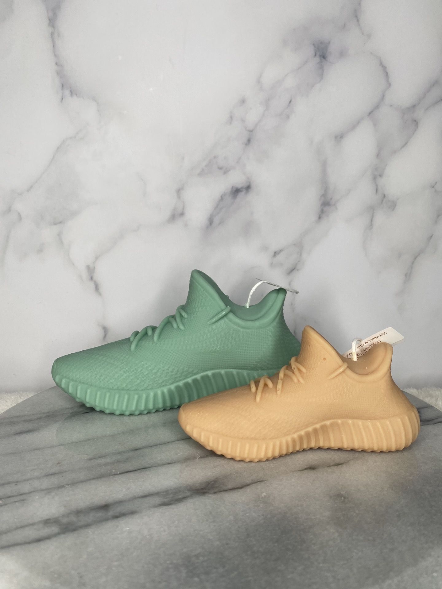 EEZy 350 Kicks candle