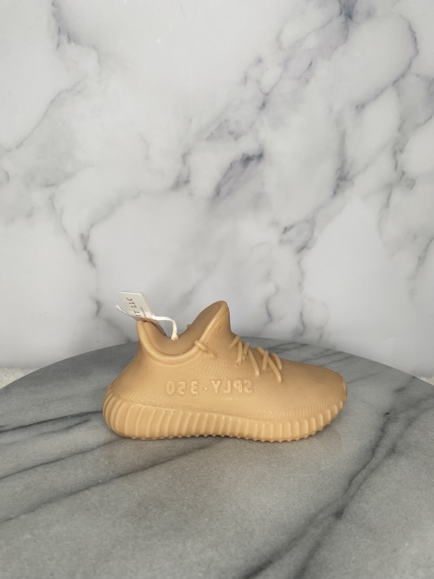 EEZy 350 Kicks candle