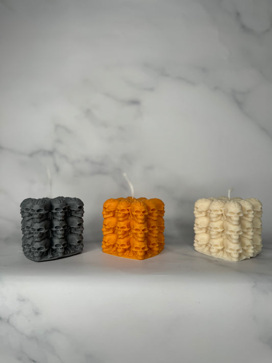Skull stack bubble candle