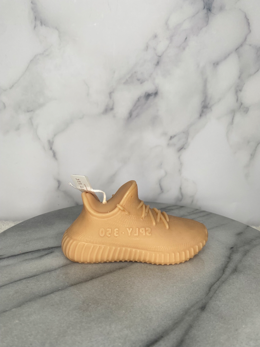 EEZy 350 Kicks candle
